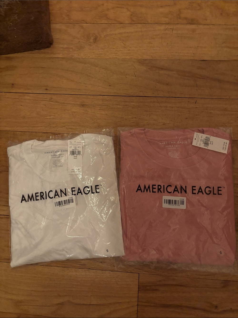 American Eagle Outfitters plain Tees in White & Dusty Rose bundle